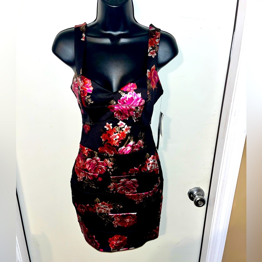 Trixxi Clothing Company Core Social Floral Cocktail Evening Party Dress Size 3